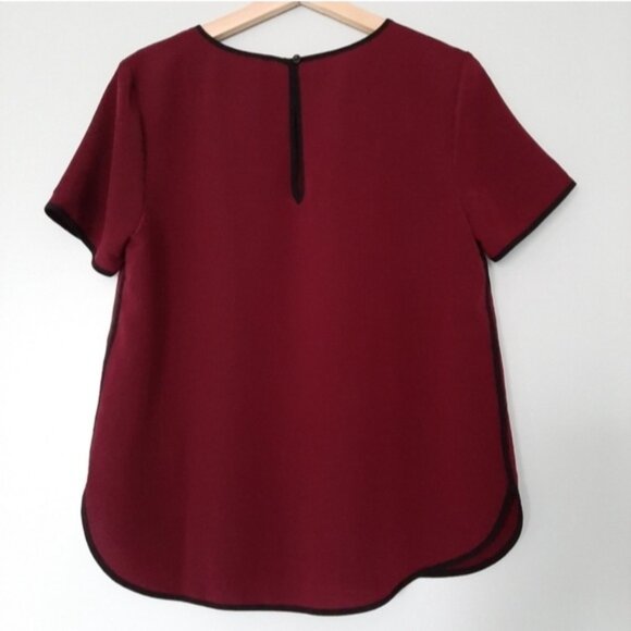 FOREVER 21 Light Short Sleeve Crewneck Blouse Top Black Piping Burgundy Red Sz M - Picture 9 of 13